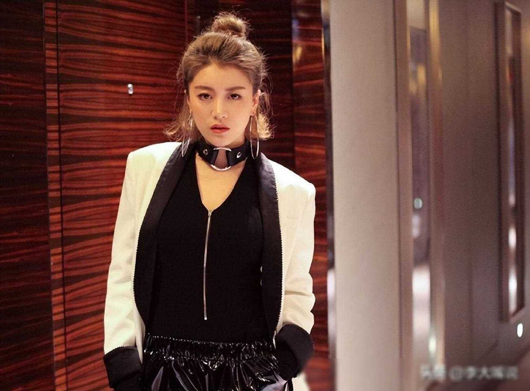 辽宁女孩李嘉格,好声音未夺冠却成vlog博主,歌手,坚韧与勇气并存!