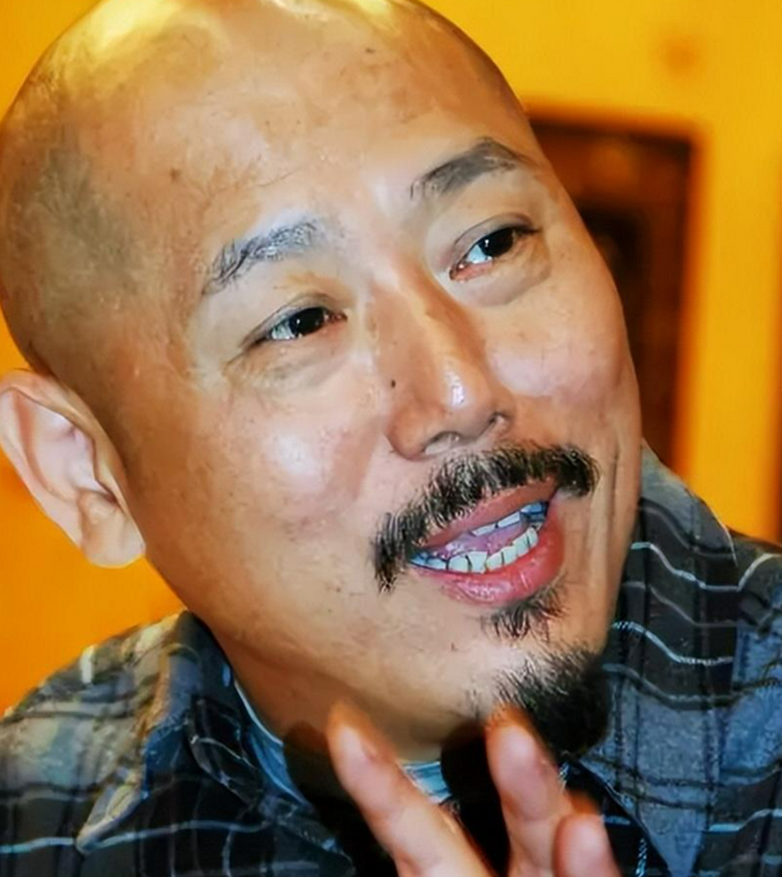 她的故事激励人们追逐梦想,不懈努力.[原文:史依弘与李成儒离婚1