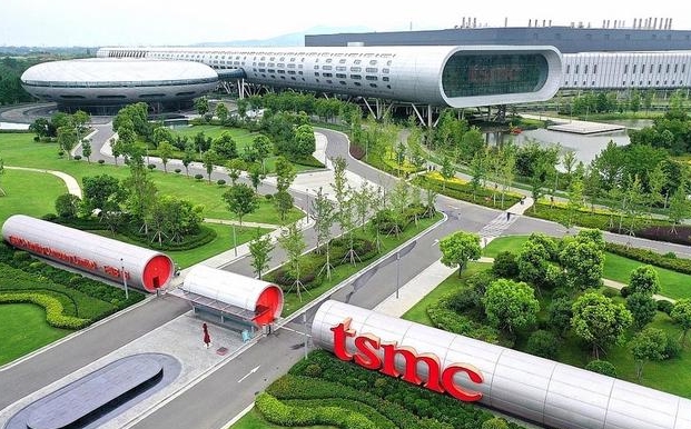 台积电"风向突变"张忠谋出手了!赴美建厂计划再次搁浅