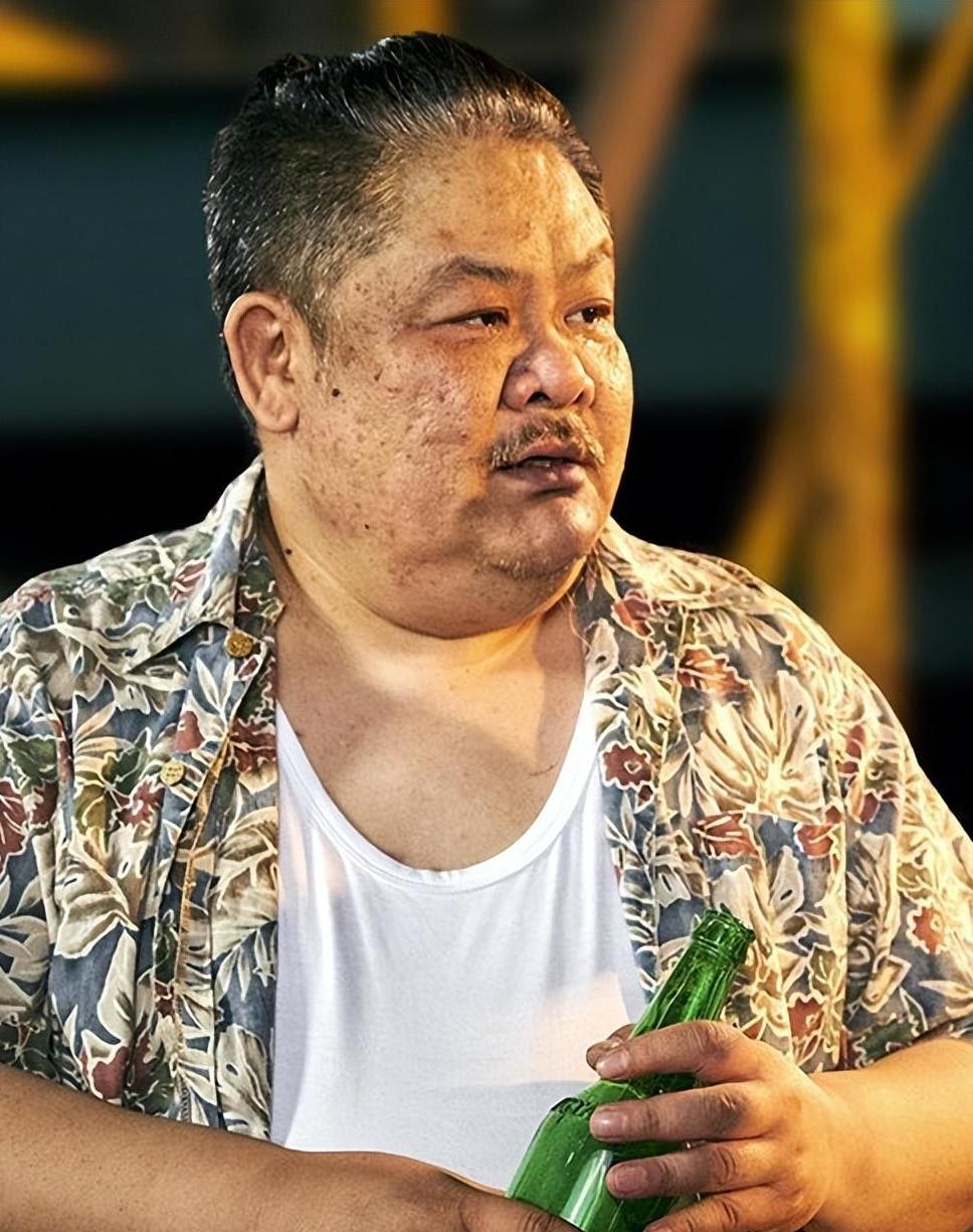 59岁林雪近况曝光引担忧!挺巨腩做运动,气喘如牛"倒地不起"