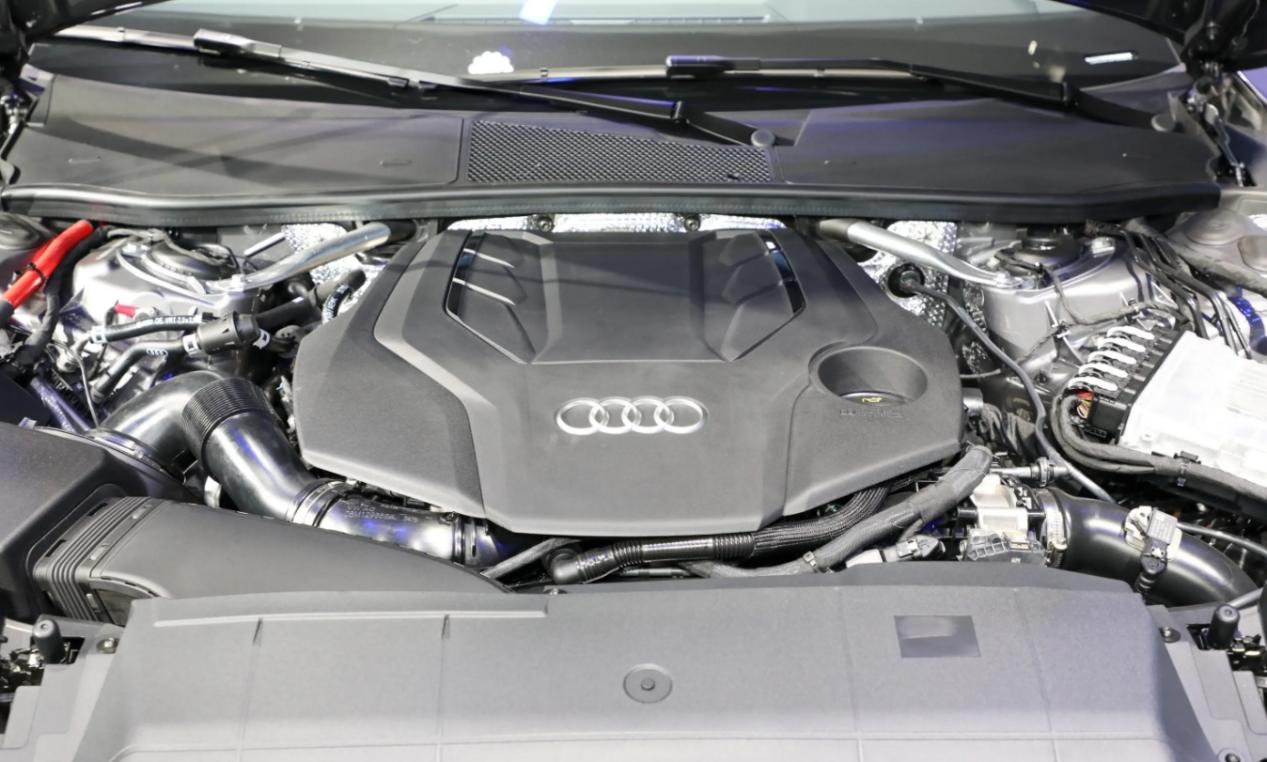 2024款上汽奥迪a7l,空气悬挂 后轮转向,3.0t v6发动机