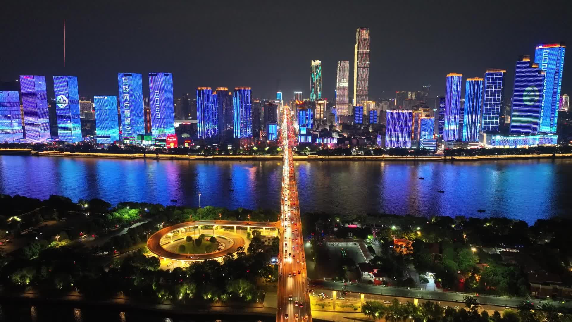 尺度已达到"b级片"了?上映,他创造了4个第一次,这片后劲真大