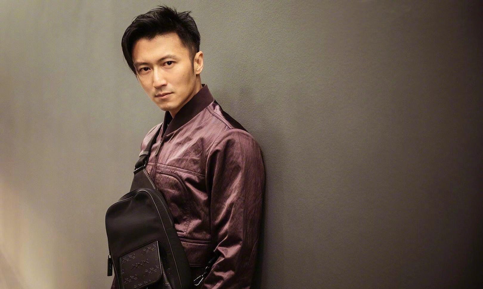 谢霆锋首度公开谈王菲,五字回应热榜问题,一脸笑容尽显甜蜜爱情