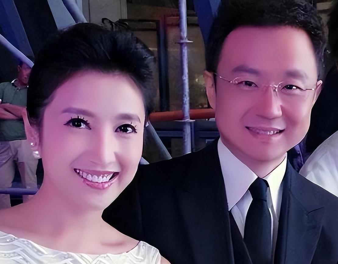 春妮:23岁嫁给蒋虎,38岁与郭德纲传绯闻,40岁嫁给央视"名嘴"