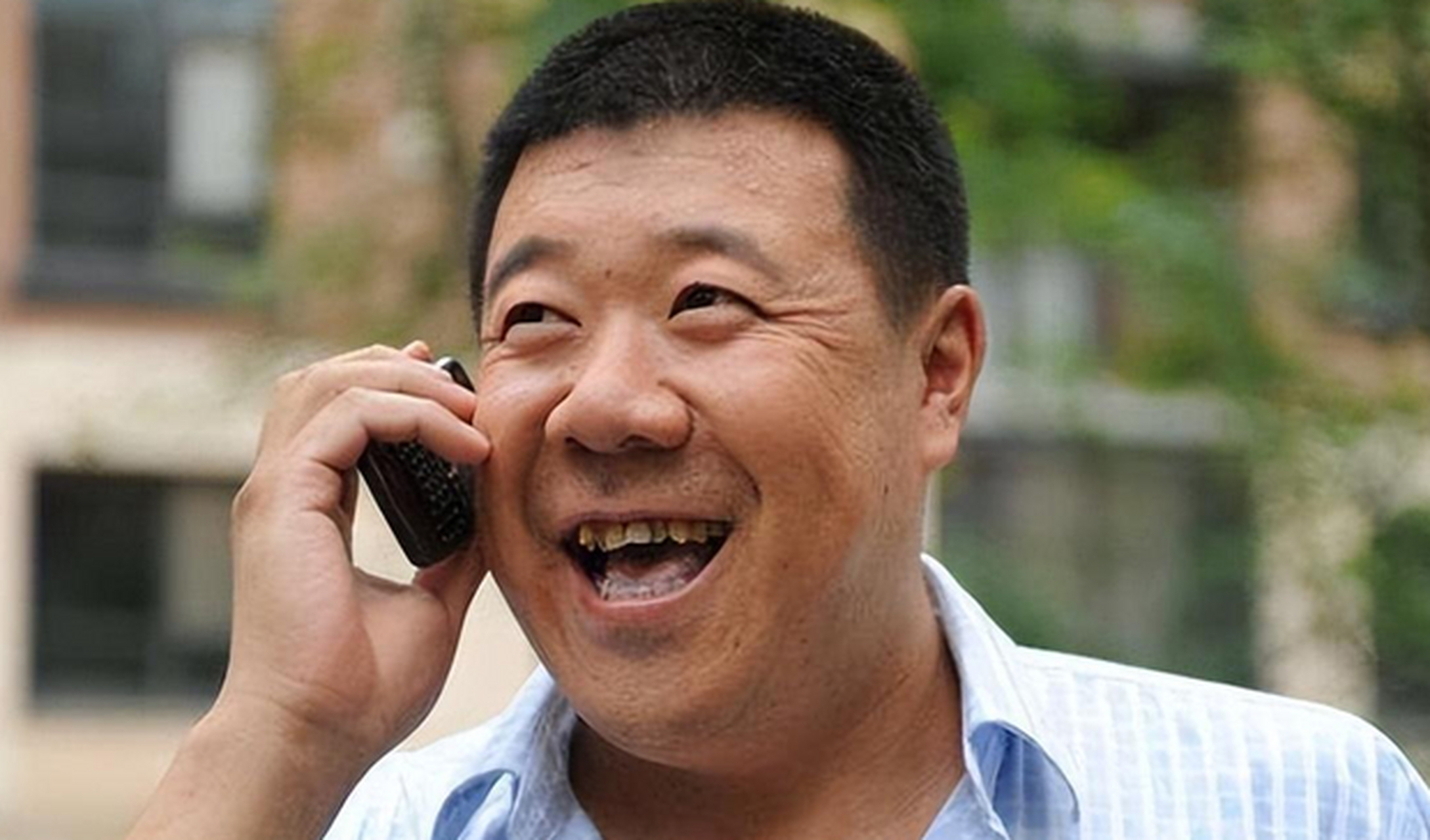 从门卫到知名演员,秦卫东凭坚韧意志和突破勇气逆袭人生!