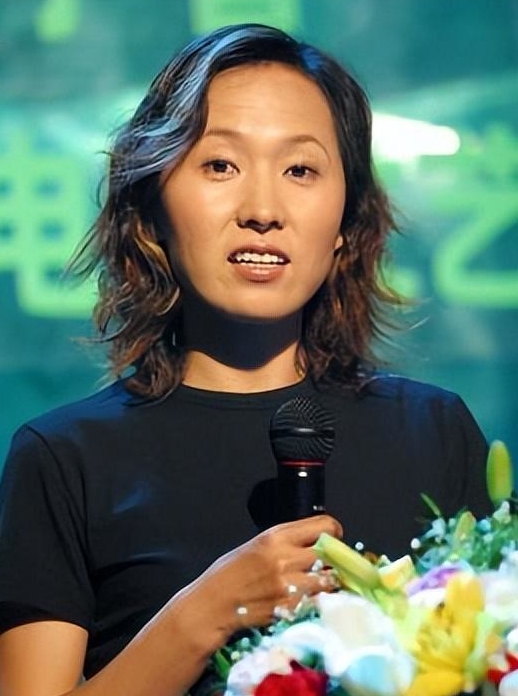 "东方神鹿"王军霞:退役移居美国,3个孩子3个爹,现成人生赢家