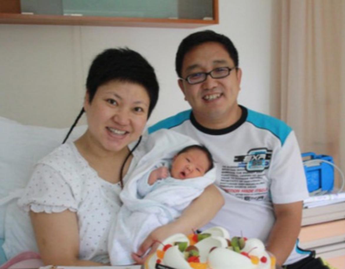 回顾演员句号:2婚娶小11岁丫蛋,47岁喜得一女,今家庭幸福