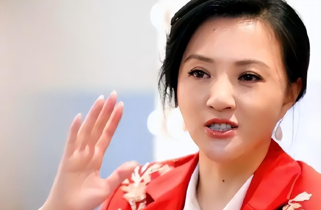 顶替闫妮上春晚爆红,靠"潜规则"上位的她,最后却进了精神病院