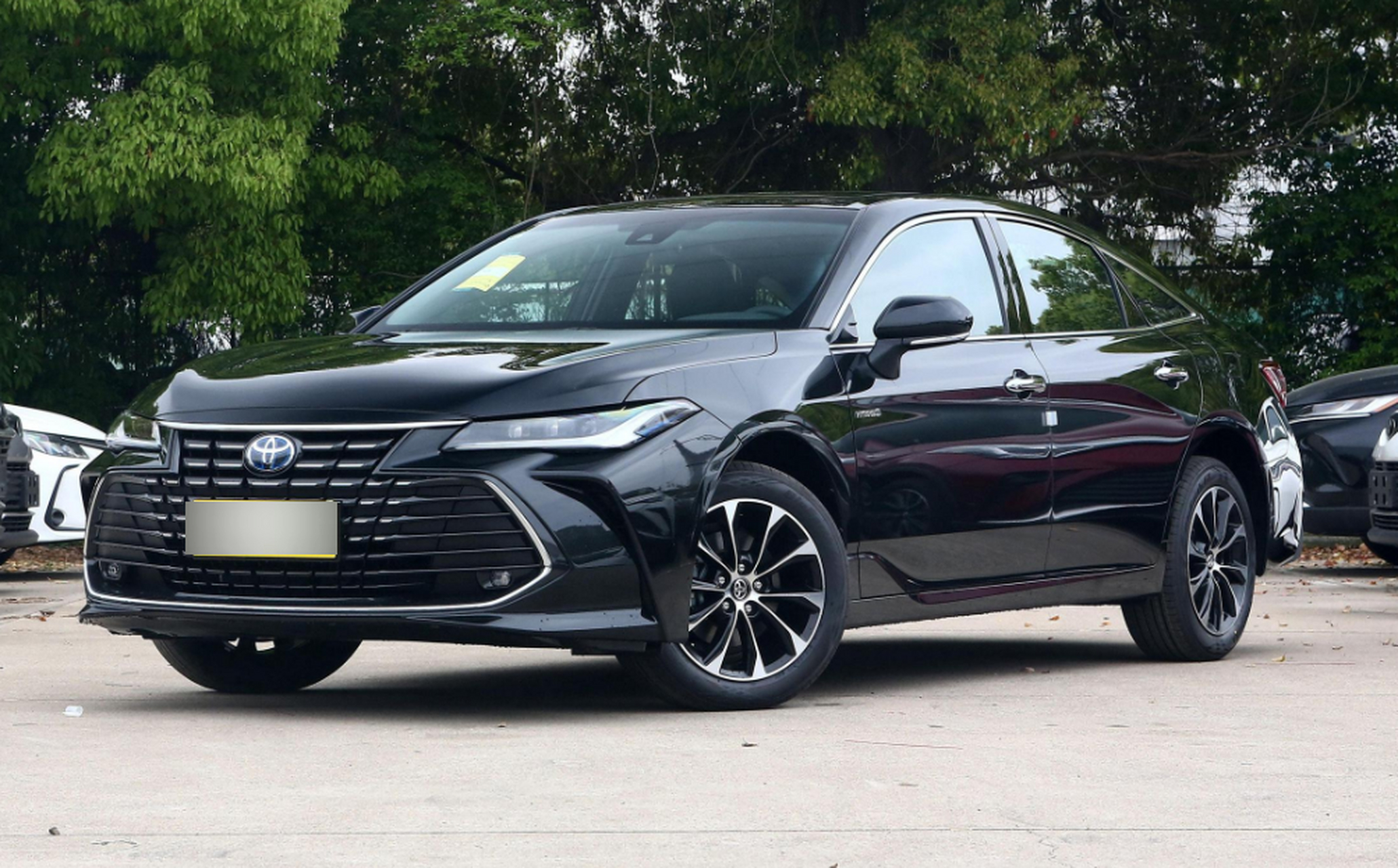 一汽丰田亚洲龙市场口碑良好,外观设计出色,线条流畅且动感