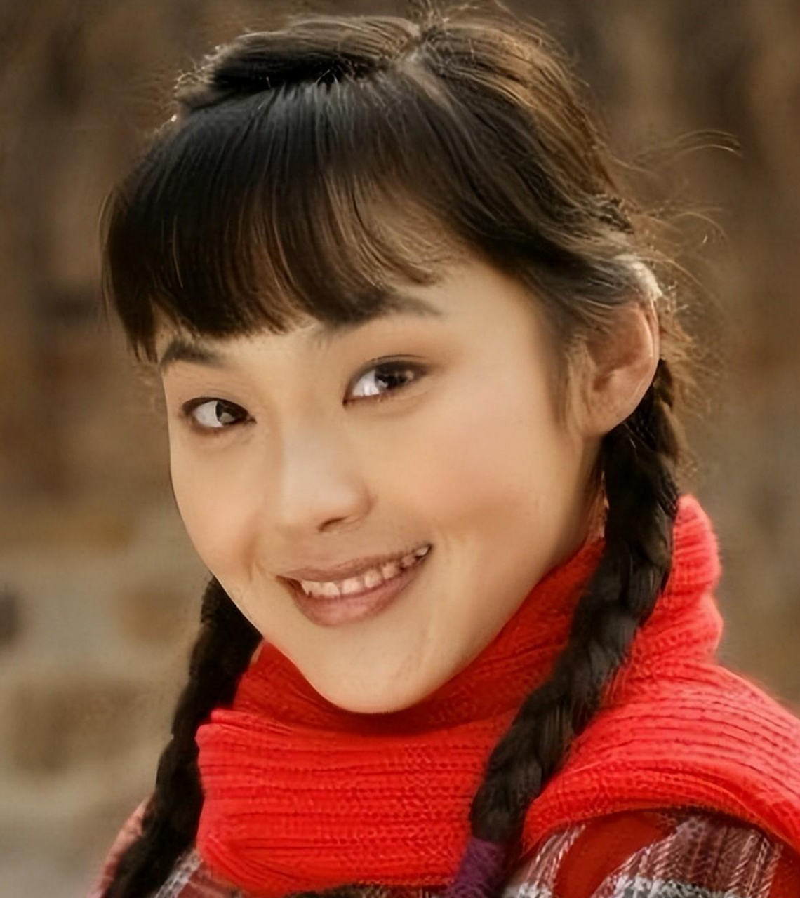 35岁女星张佳宁凭其果断干练,乐观性格在2024年初赢得观众喜爱