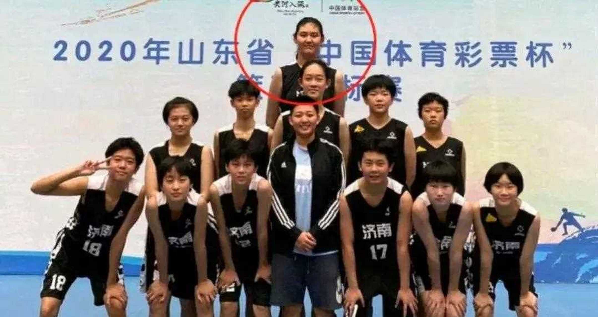 张子宇:中国女篮u18新秀!超越姚明的身高,达到2米28