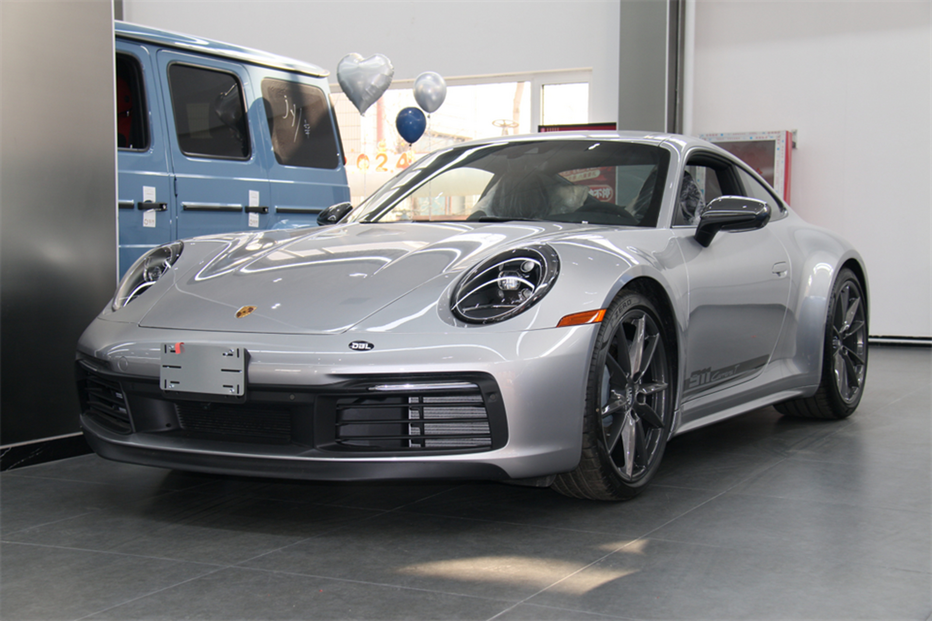 保时捷卡雷拉t以独特gt银配色展现尊贵基因,配备3.