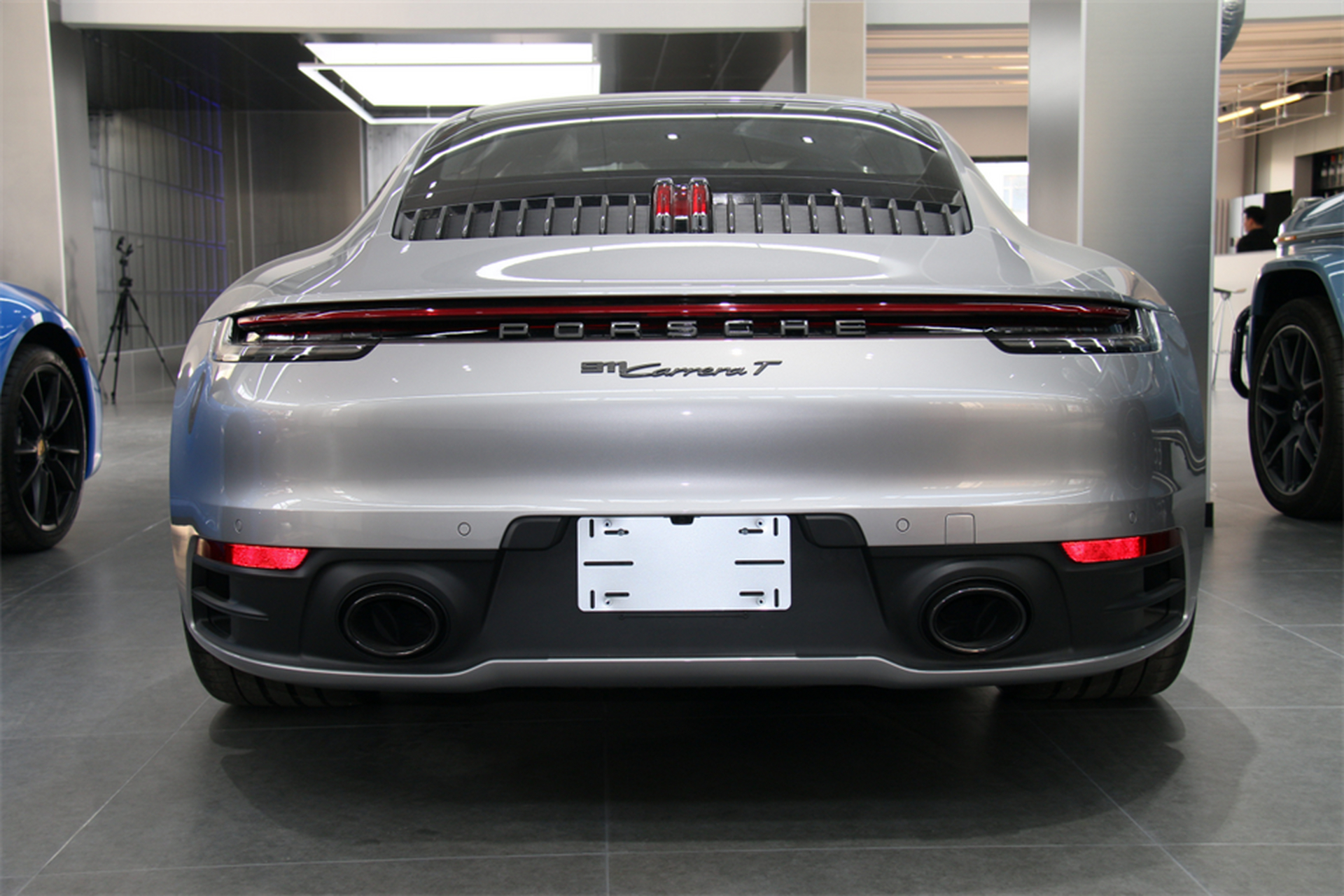 保时捷卡雷拉t以独特gt银配色展现尊贵基因,配备3.