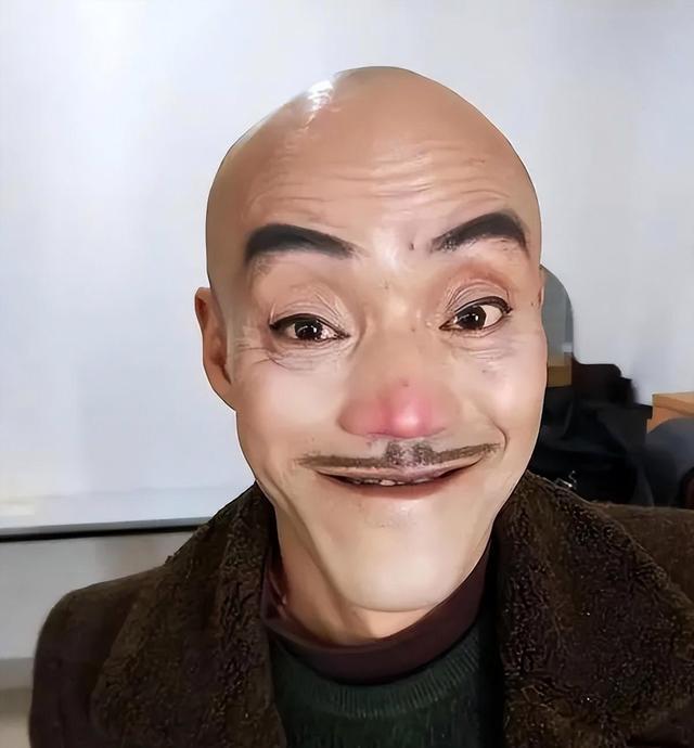 回顾"光头强"冯加六:因一张照片走红,盖新房买豪车,如今怎样