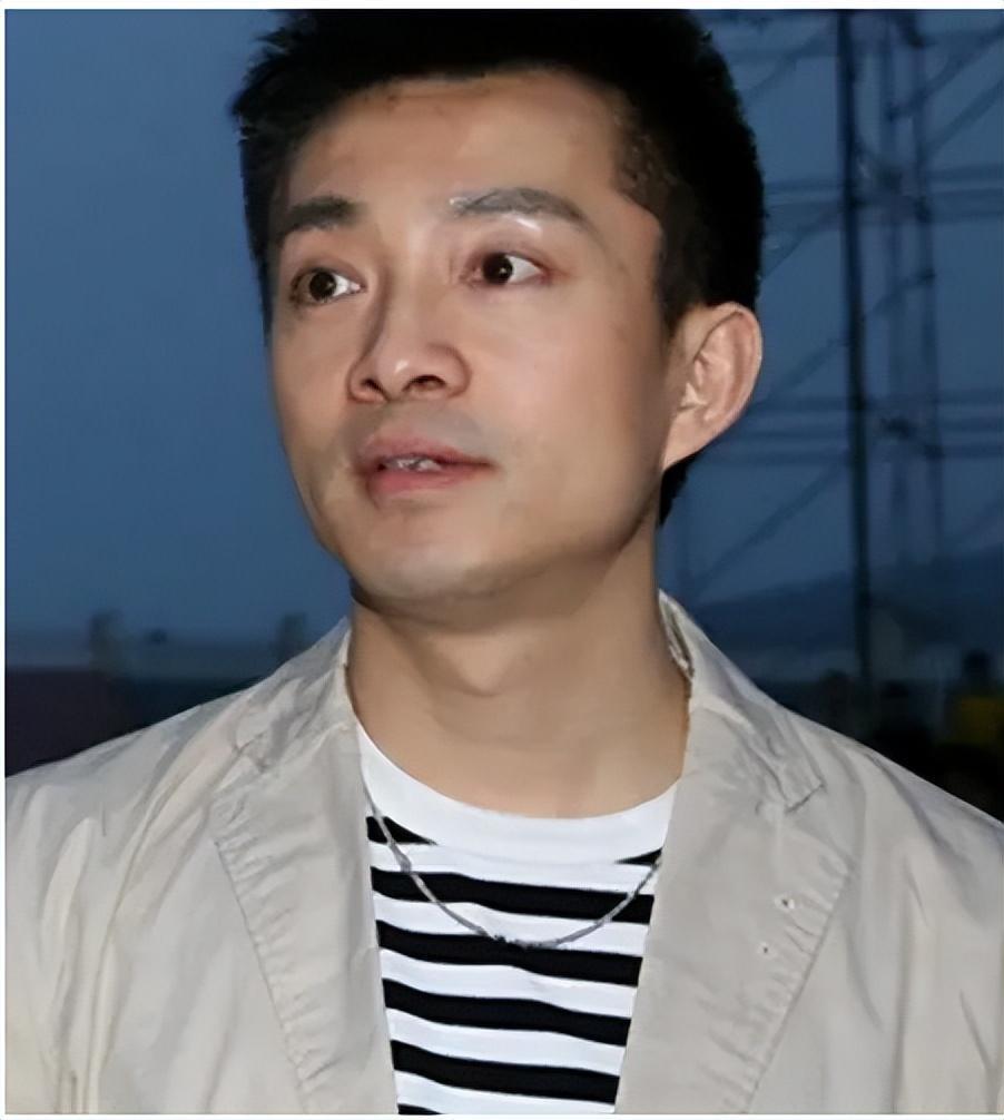 央视才子亚宁,被迫转型成为总裁,如今已满头白发婚姻成谜