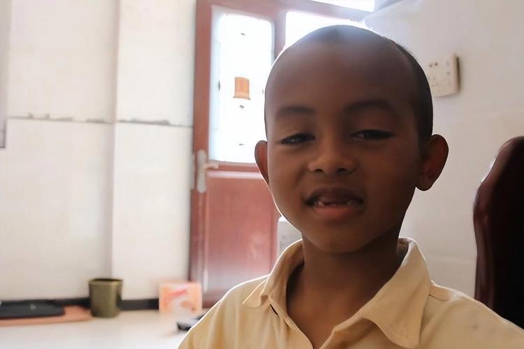 回顾黑人富商遗弃儿子,浙江奶奶抚养长大,如今他们怎么样了?