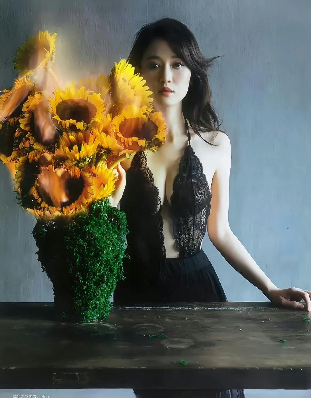 陈乔恩这胸真不是闹着玩的,这凹凸有致的身材谁看了顶得住?