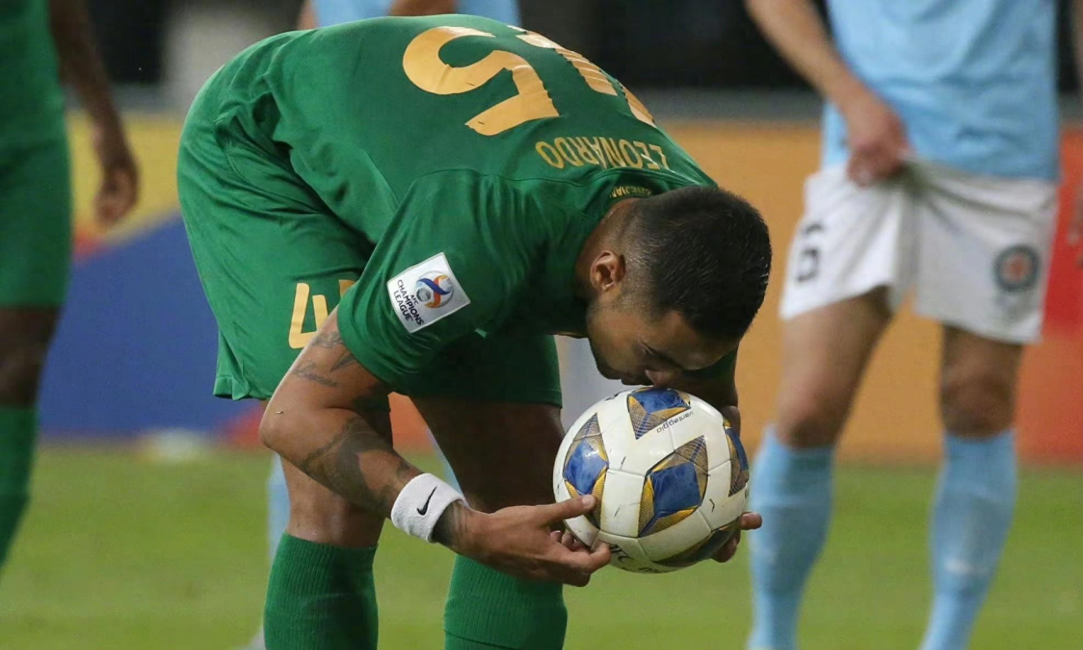 莱昂纳多进球!3外援浙江遭保级队绝杀,前鲁能球星连过3人