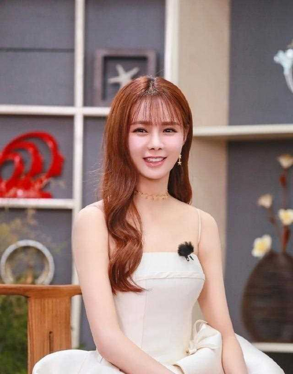 沈梦辰自曝斑秃,脱发问题年轻化引热议…脱发不再只是中老年人的"专利