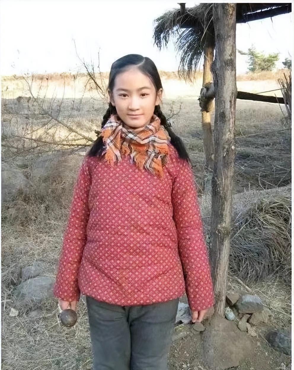 13岁就考上了上戏,如今却因整容无戏拍,黄诗佳诠释了整容的可怕
