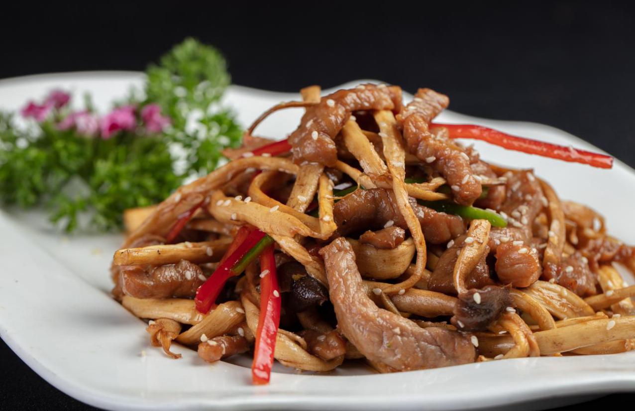 「家常菜」麻辣蘑菇:香辣素食新宠,享受麻辣蘑菇的鲜美风味