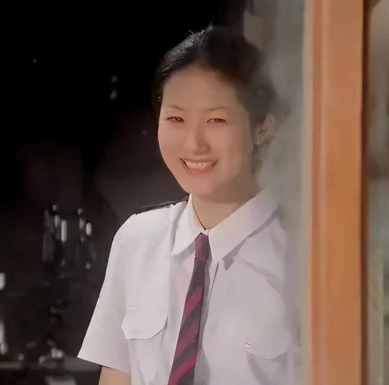 1997年凭借《青春的陷阱》获得百想艺术大赏和sbs演技大赏.