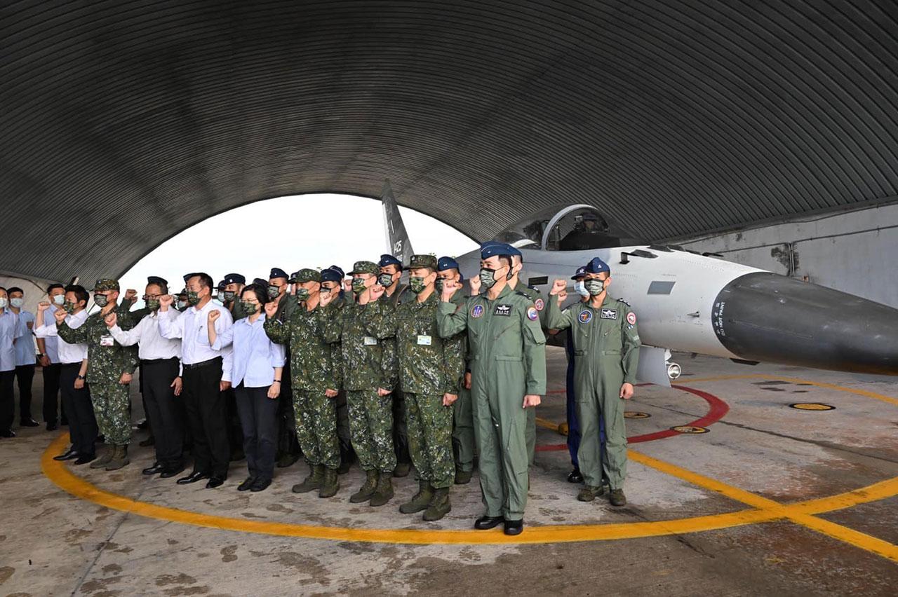 台军向金门集结,大陆严厉警告,邱国正:奉陪到底