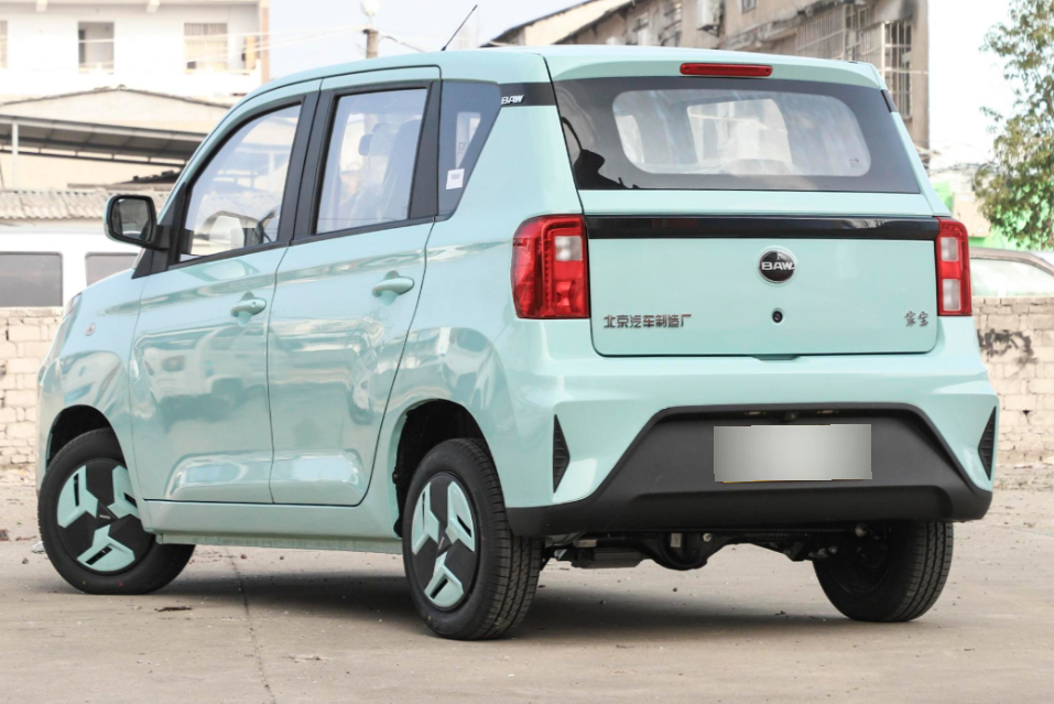 的纯电动微型车家宝,作为一款定位于城市通勤和短途出行的小型电动车