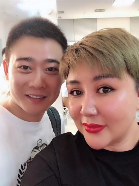 霸总范的栾云平:《非你莫属》加盟,气场在线