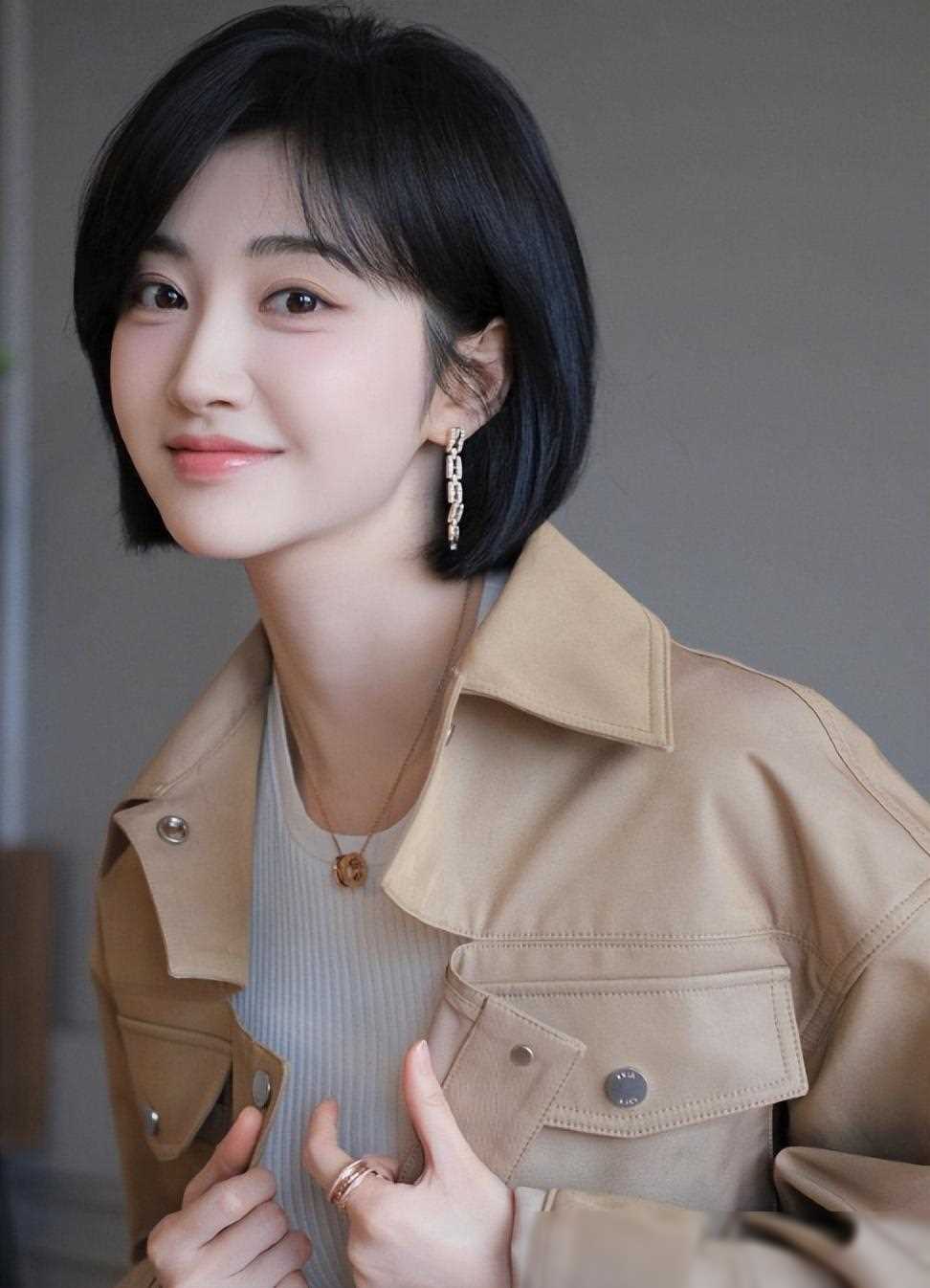 景甜甜美短发造型