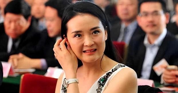 贵妇仪态消失!50岁"晴格格"王艳近照曝光