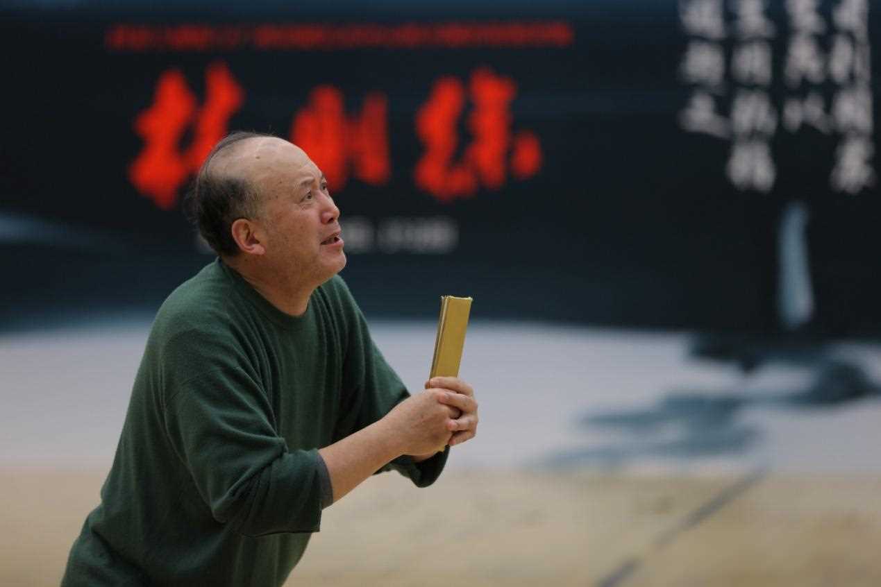 小品演员郭达去哪了?与蔡明"分道扬镳"后,如今他生活很幸福