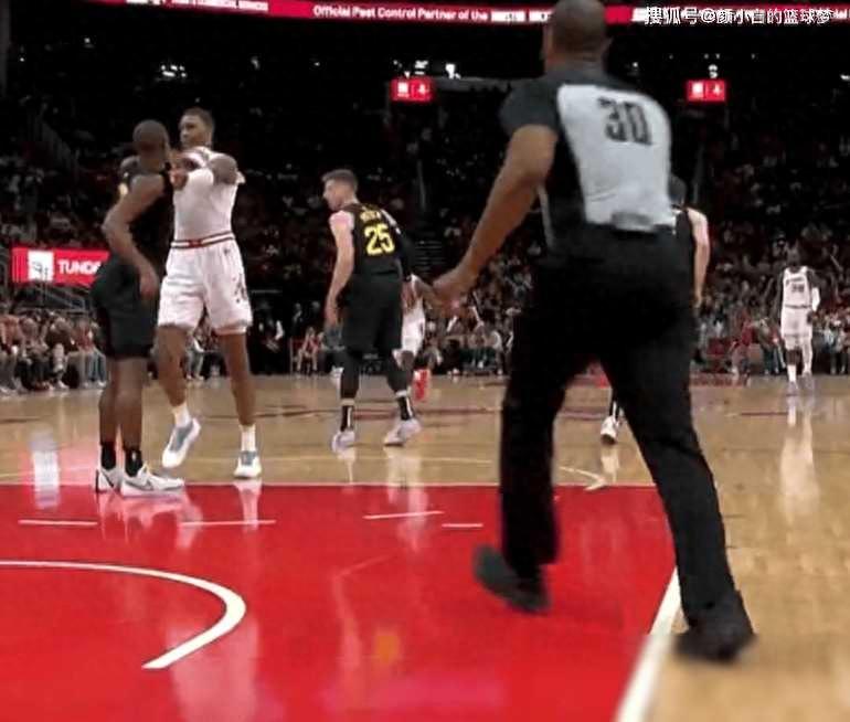 篮球风波:邓恩与史密斯冲突