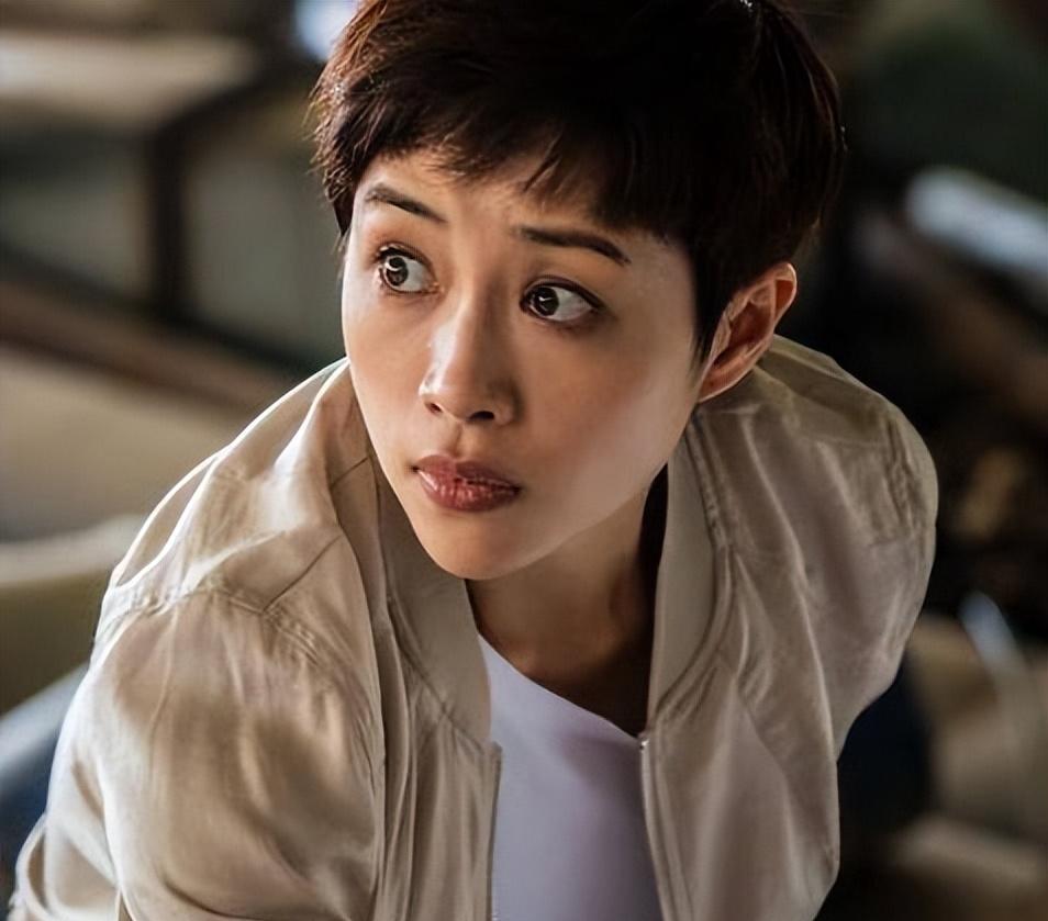 张龄心:坚持不婚不育18年,退休就去养老院,如今被自己狠狠打脸