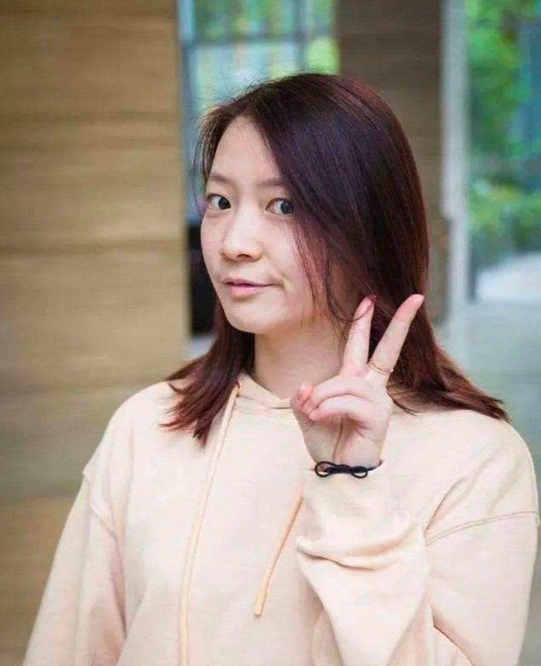 国羽五大美女,王仪涵无冕之王,王适娴成绩平平却嫁个好老公