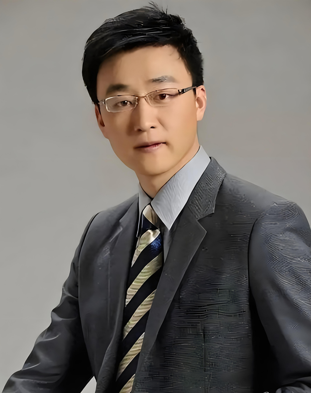 苗凯,从农村贫寒家庭走出的普通人如何逆袭成为央视主持人?