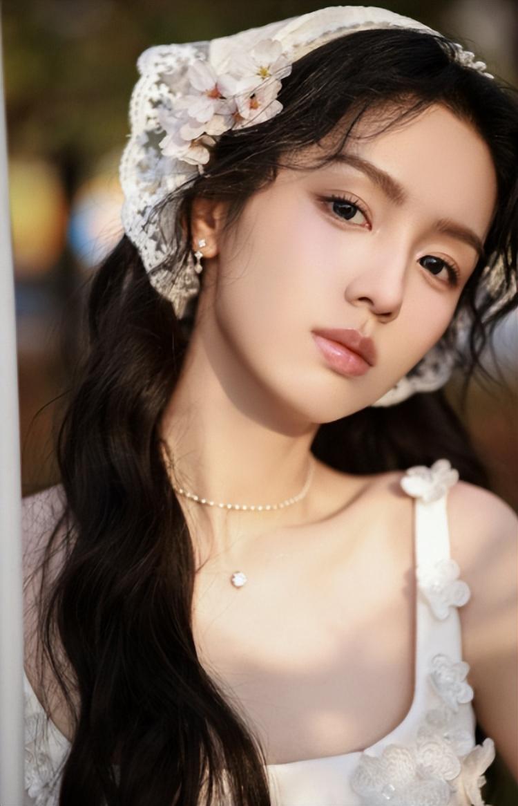 清新脱俗!周也:田园清纯,可爱清新