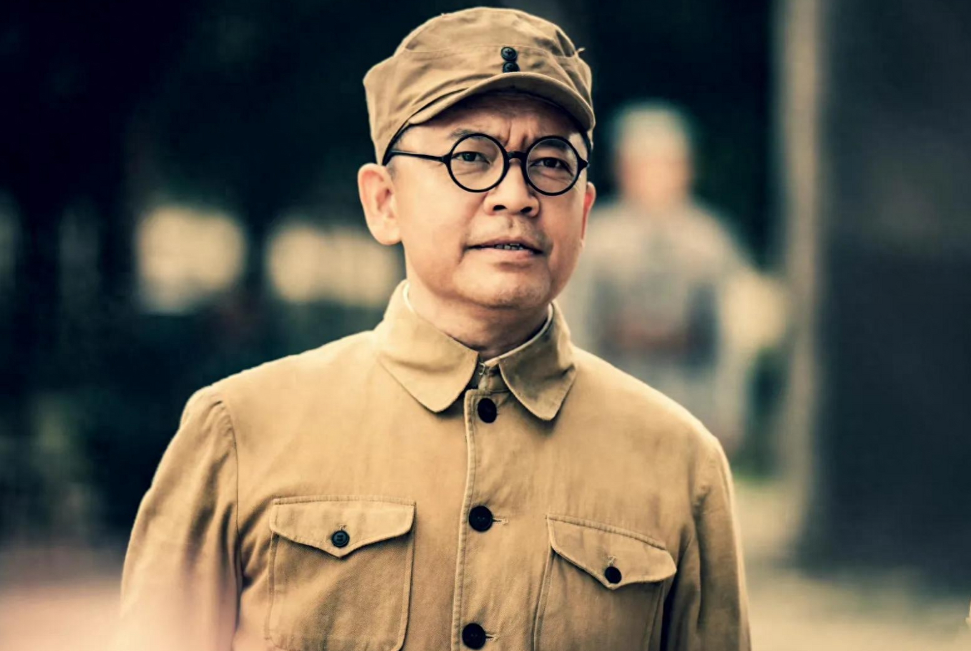 何政军是中国影视界的璀璨明星,以《聊斋》,《亮剑》等作品广受好评.