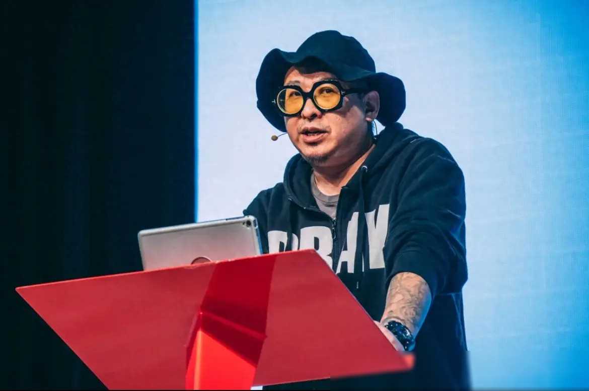 钱克勤在美国的发迹史,从被黑人霸凌的软蛋,变成华青帮的武将