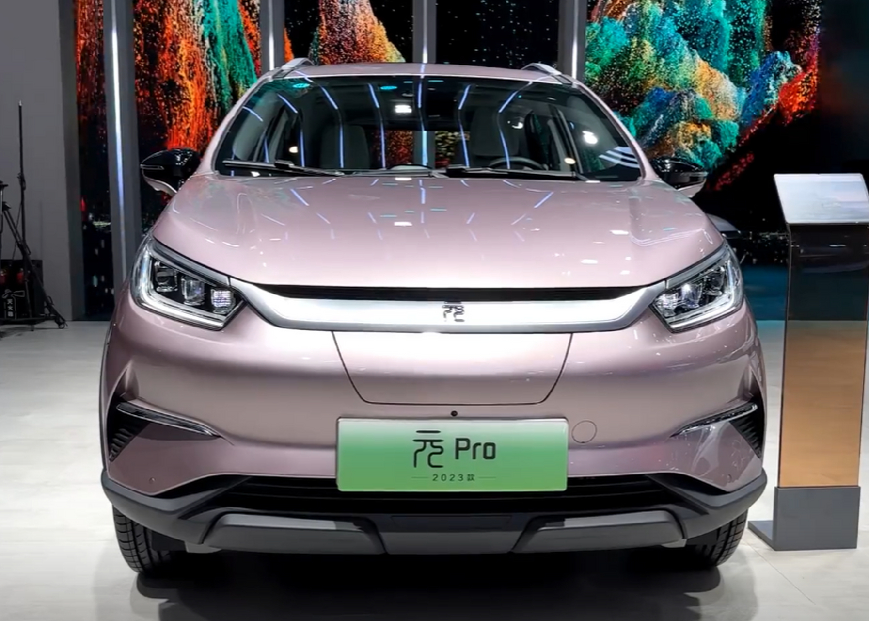 2013版比亚迪元pro,热门紧凑型suv!设计现代,驾乘舒适还长续航.