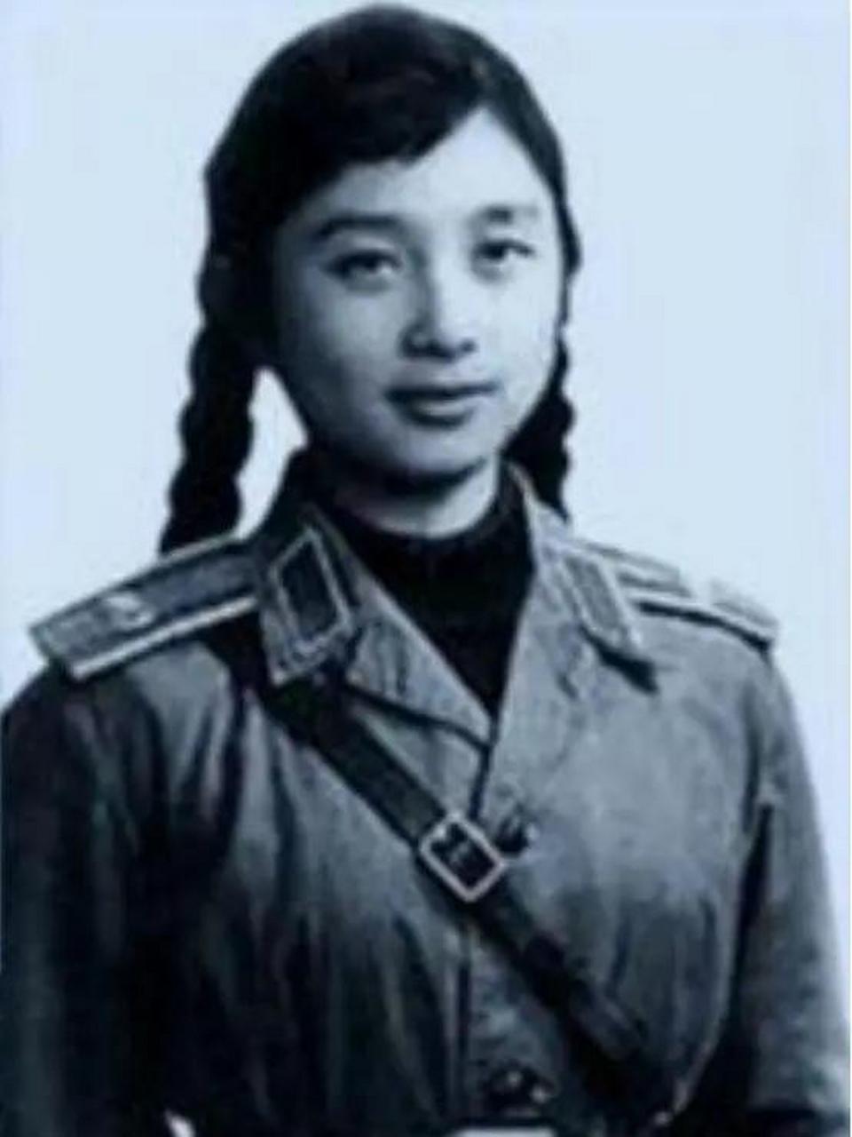 张宁因美貌被选中为林立果未婚妻,但两人并无感情.