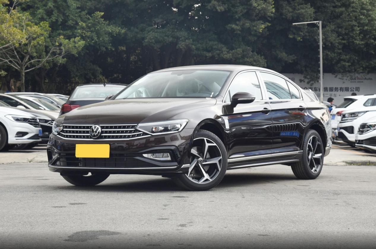 中型b级车大pk,对比别克君越和大众迈腾,20万预算怎么选?