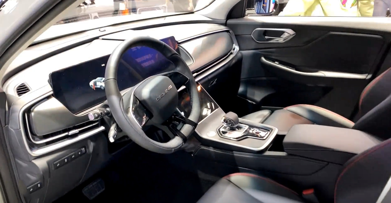 2023款北京x7,1.5t 188马力 7dct,11.99万起售!