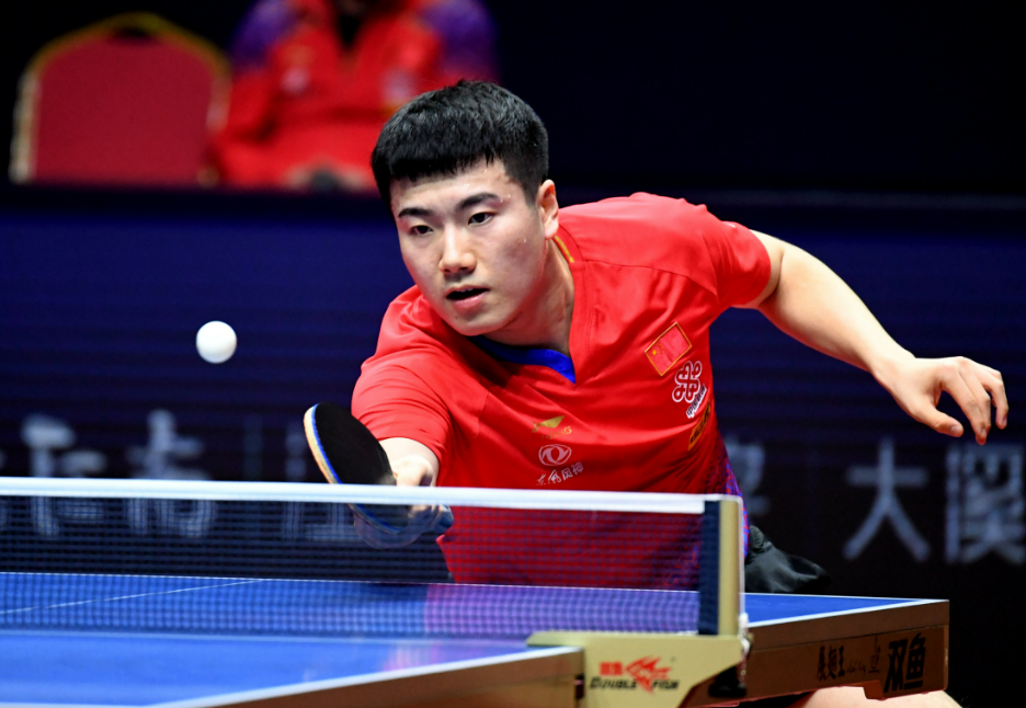 西蒙回国嘲讽梁靖崑:他不是个诚实的人,擦网误判导致我输球