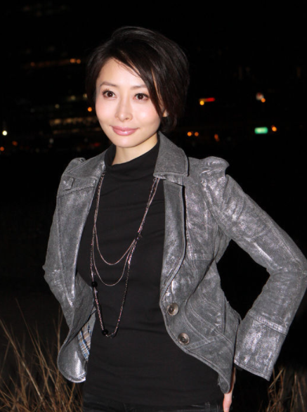 回顾:汤盈盈自认有报应小女儿太像自己,两女儿不会与钱嘉乐沟通