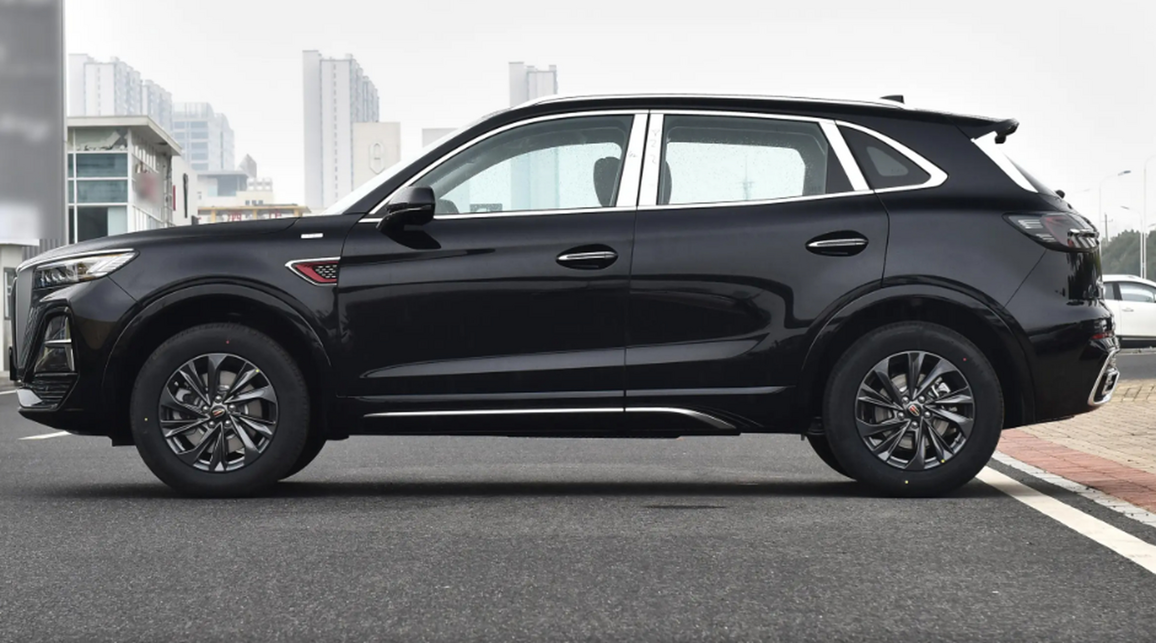 红旗hs5,销量冠军!指导价19.8-24万元.