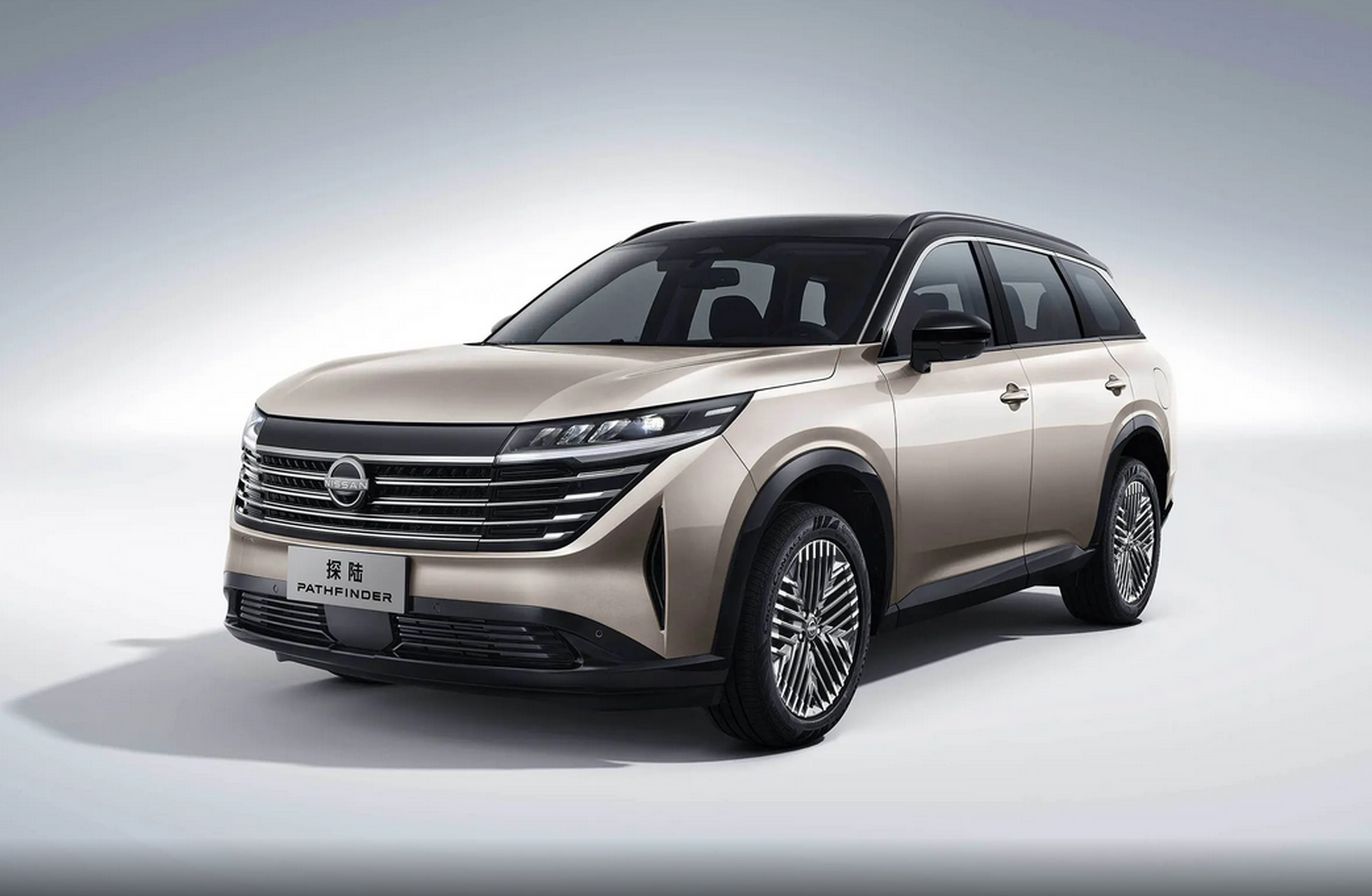 日产探陆是东风日产旗下的中大型suv,售价23.98万元起.