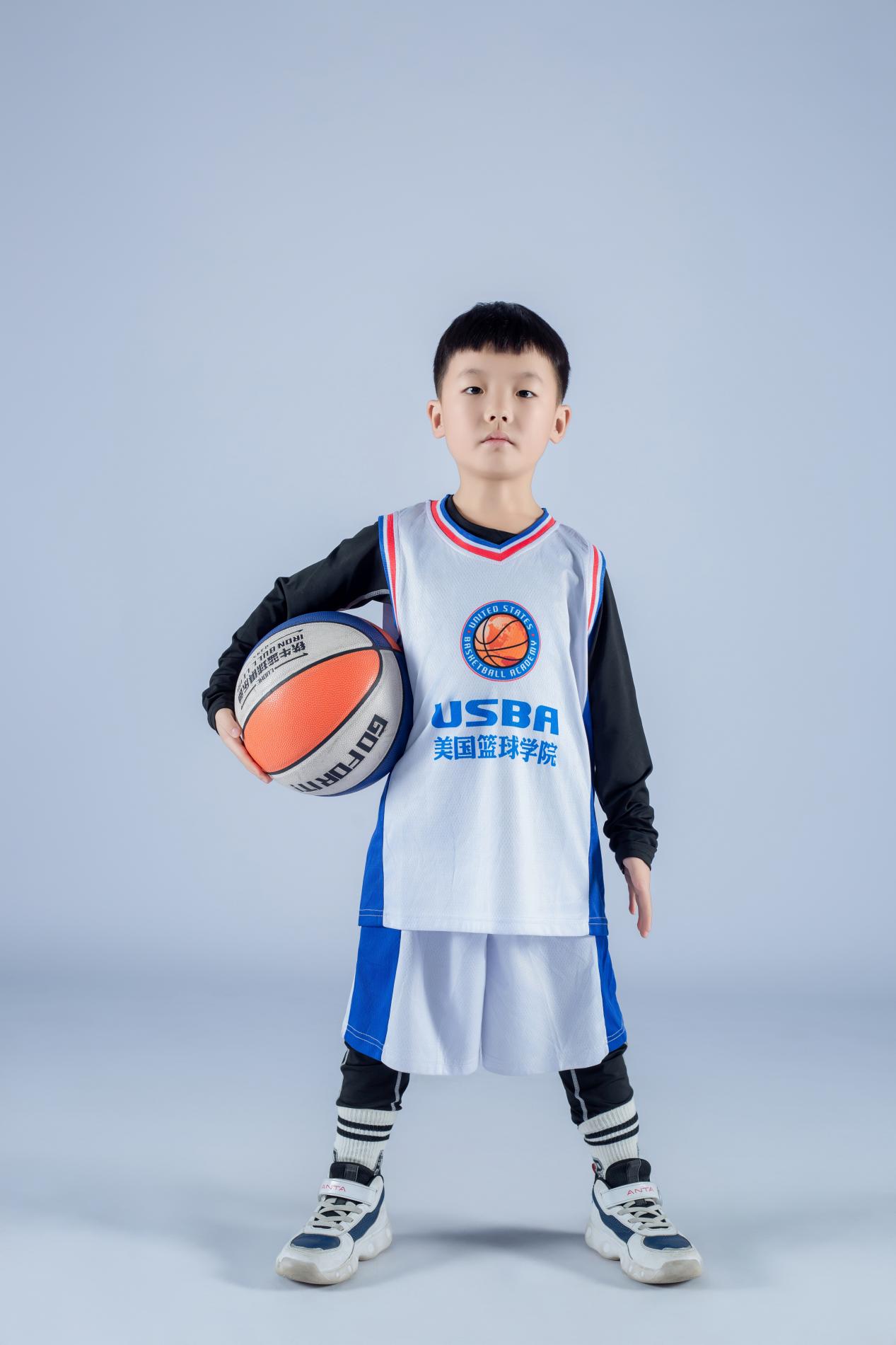 2024铁牛篮球tnba青少年篮球赛 形象大使—李轩阅