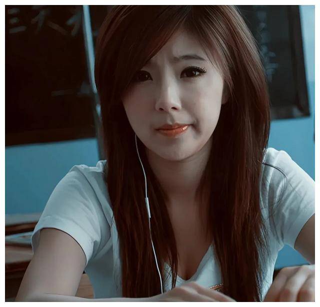 初代"宅男女神"赵奕欢,失去金主力捧后,看到了娱乐圈的真相