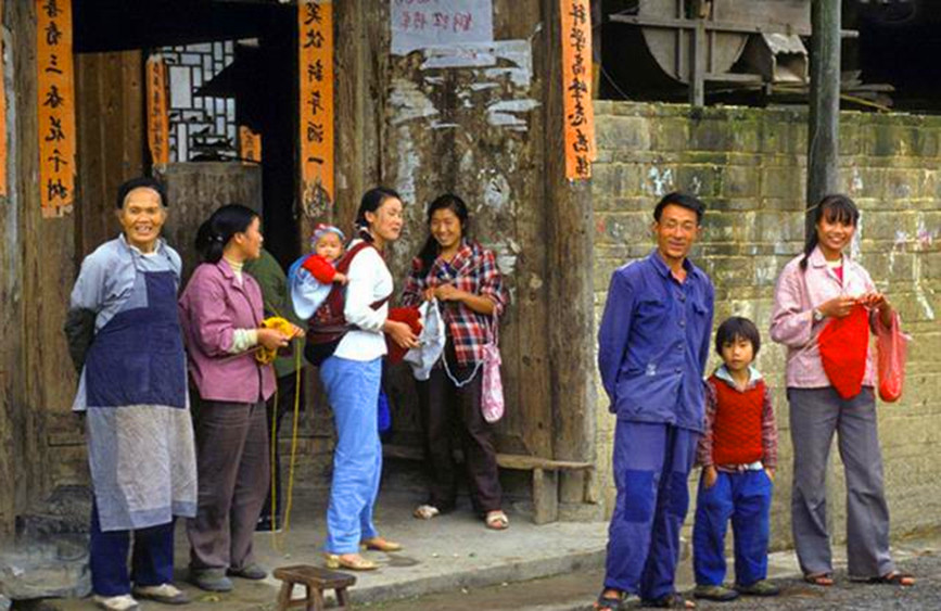 90年对象考上大学,我四处借钱供她上学,毕业后她却说我们不合适